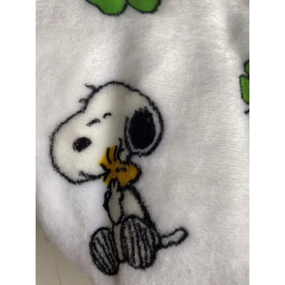 Peanuts Snoopy Charlie‎ Brown St Patricks Day Shamrock Plush Throw Blanket Soft
